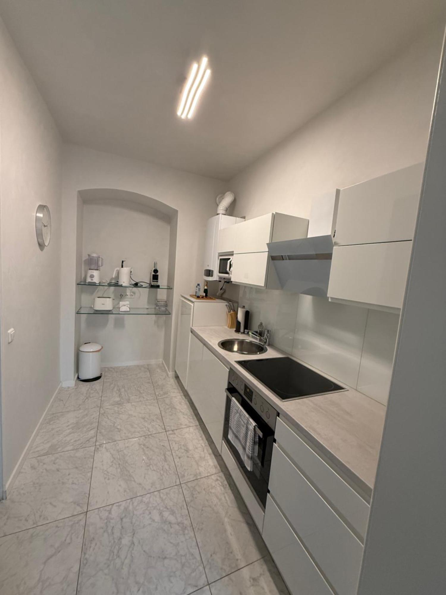 Appartement Number 4 *