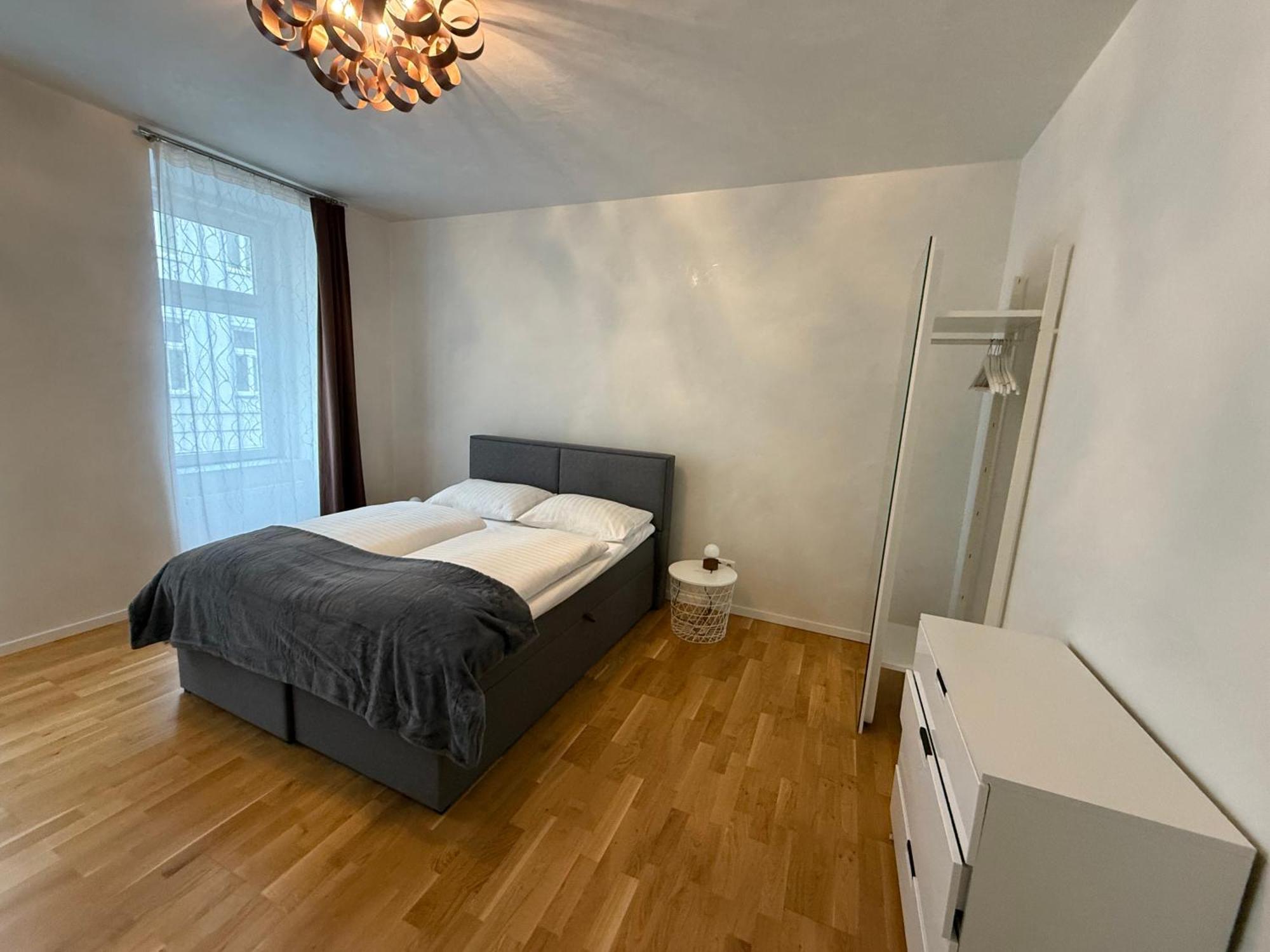 Appartement Number 4 *